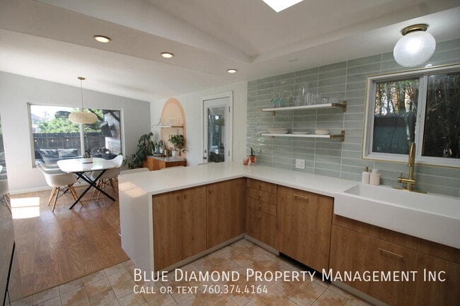 Building Photo - 134 Santa Clara Dr