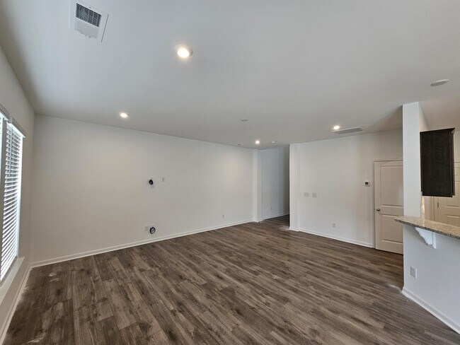 Building Photo - 13030 Rover St