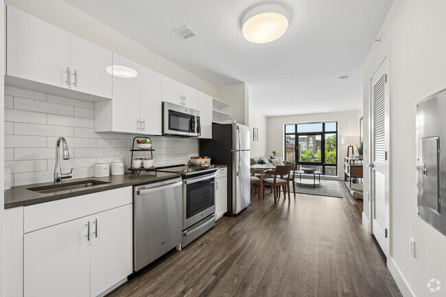 2BR, 1BA - 937SF - Kitchen - 42 Broad