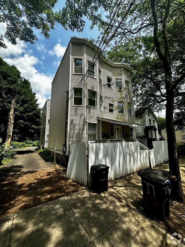 Building Photo - 77 Hazel St