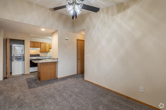 1 habitación, 1 baño - 625 pies cuadrados - Sala de estar - The Ponds on G E Road