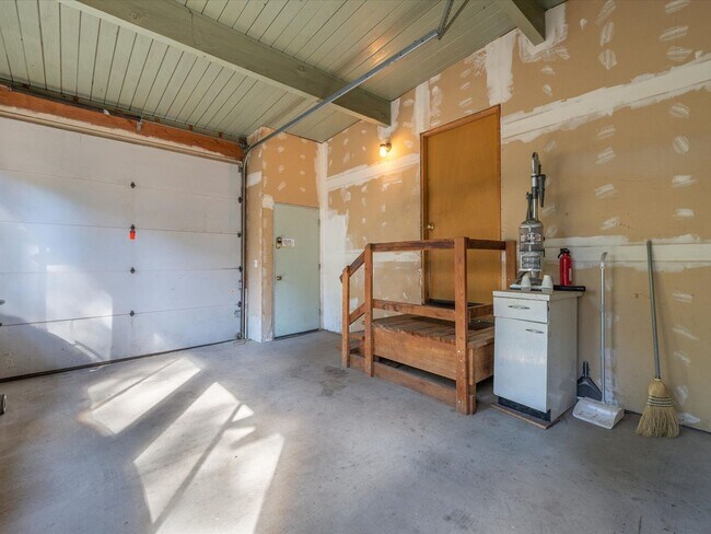 Building Photo - SUMMER LEASE: Downtown Kings Beach, 2 Bedrooms, 1 Car Garage