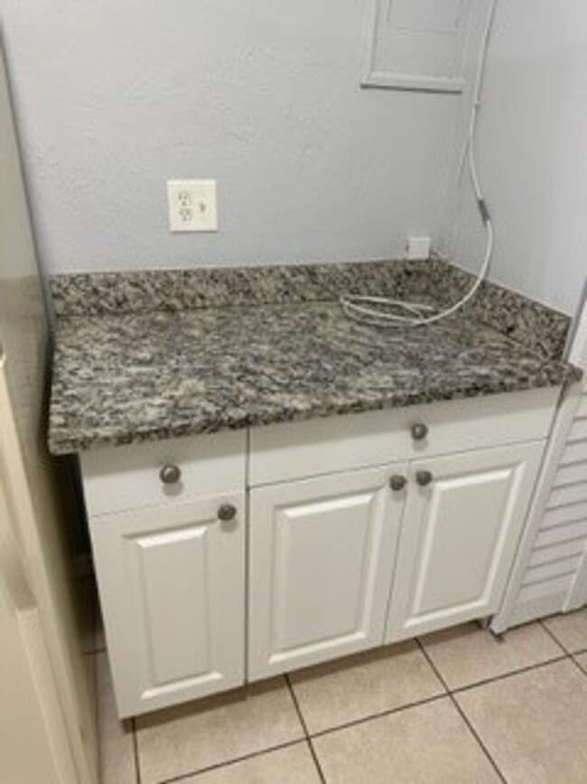 Photo - Atlantic 1016 Douglas Apartment