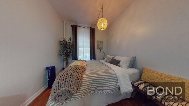 Foto del edificio - 313 E 93rd St
