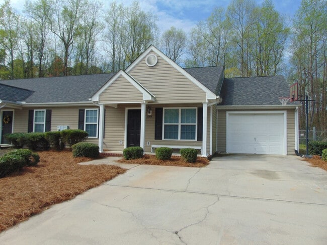 Building Photo - 1204 Bison Way