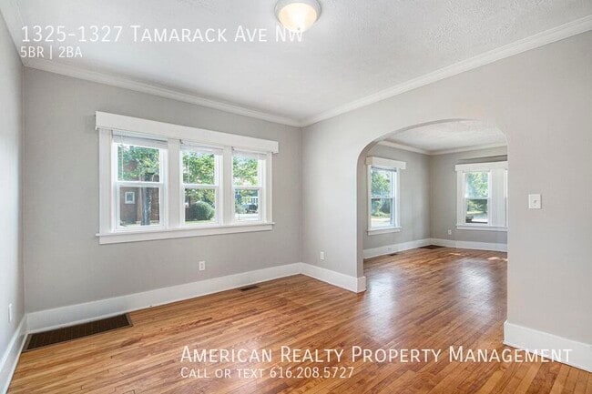 Foto del edificio - 1325-1327 Tamarack Ave NW-