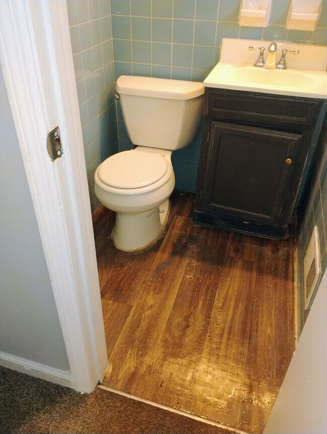 Building Photo - AMAZING 3 BEDROOM HOME READY TO MOVE INTO!...