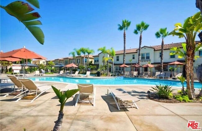 Foto del edificio - 10533 Maple Ln