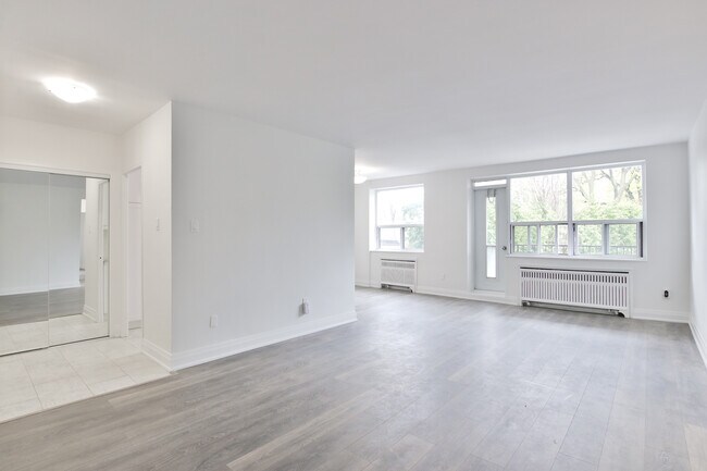 Salon à 2 chambres - 29 Upper Canada Drive