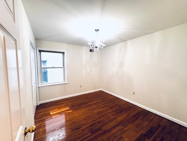 Building Photo - 161 W 53rd St