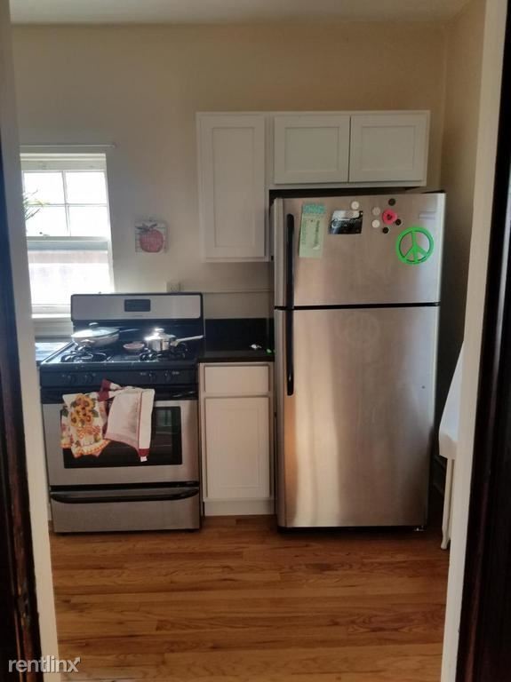 Primary Photo - 1385 Manor Park Ave