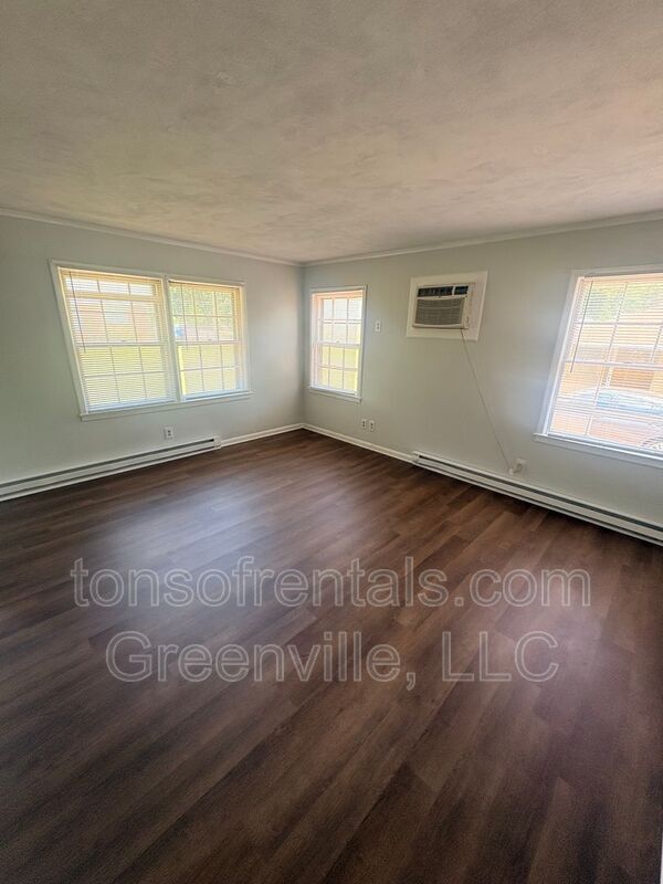 Foto del edificio - 293 Dogwood Club Rd