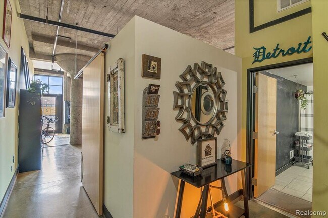 Foto del edificio - 460 W Canfield St
