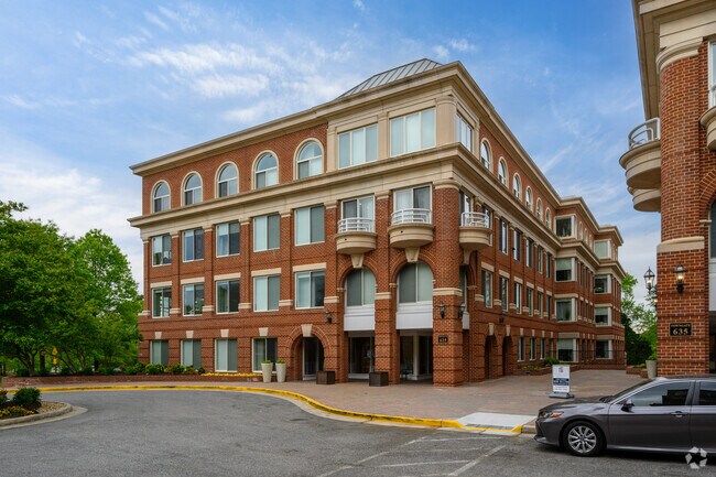 Building Photo - Towngate North