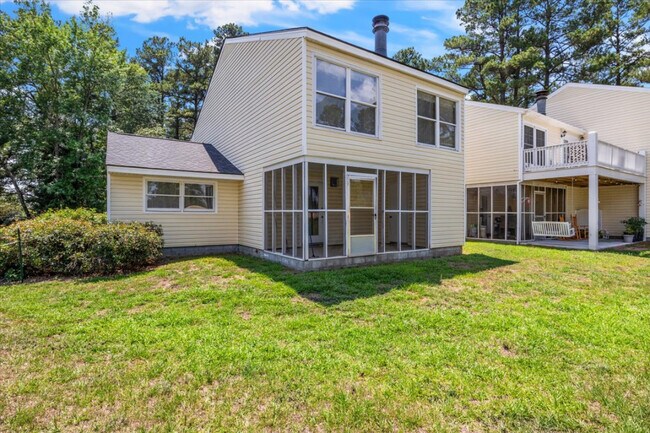 Foto del edificio - 488 Greenview Dr