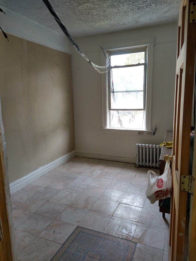 Bedroom Apartment 2 - 3149 93rd St