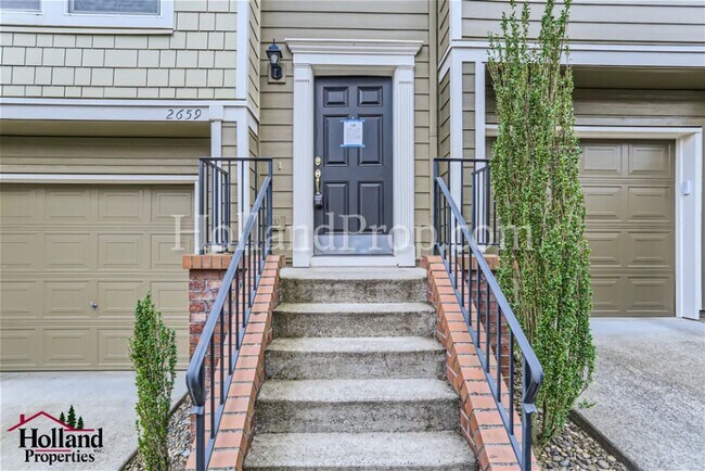 Foto del edificio - COMING SOON!!! Spacious 3-Bedroom, 3-Bath ...