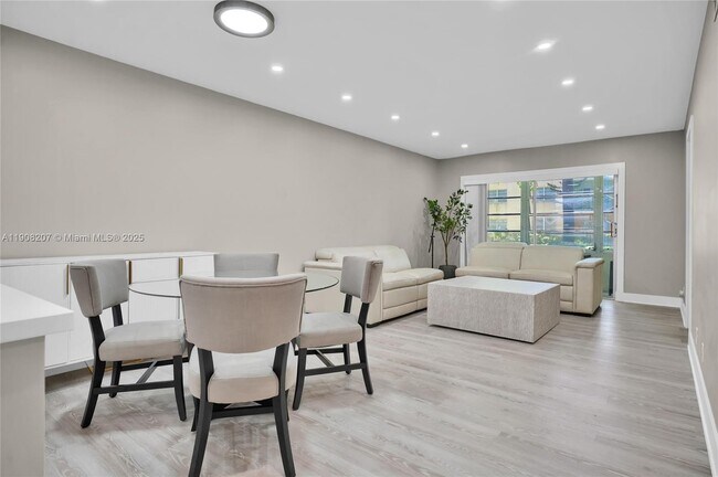 Foto del edificio - 100 Ashbury Rd