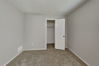 Building Photo - 15623 Ashbournne Springs Ln