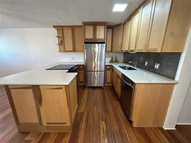 Foto del edificio - 2909 Middle River Dr