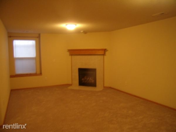 Building Photo - 3342 N Governeour Cir