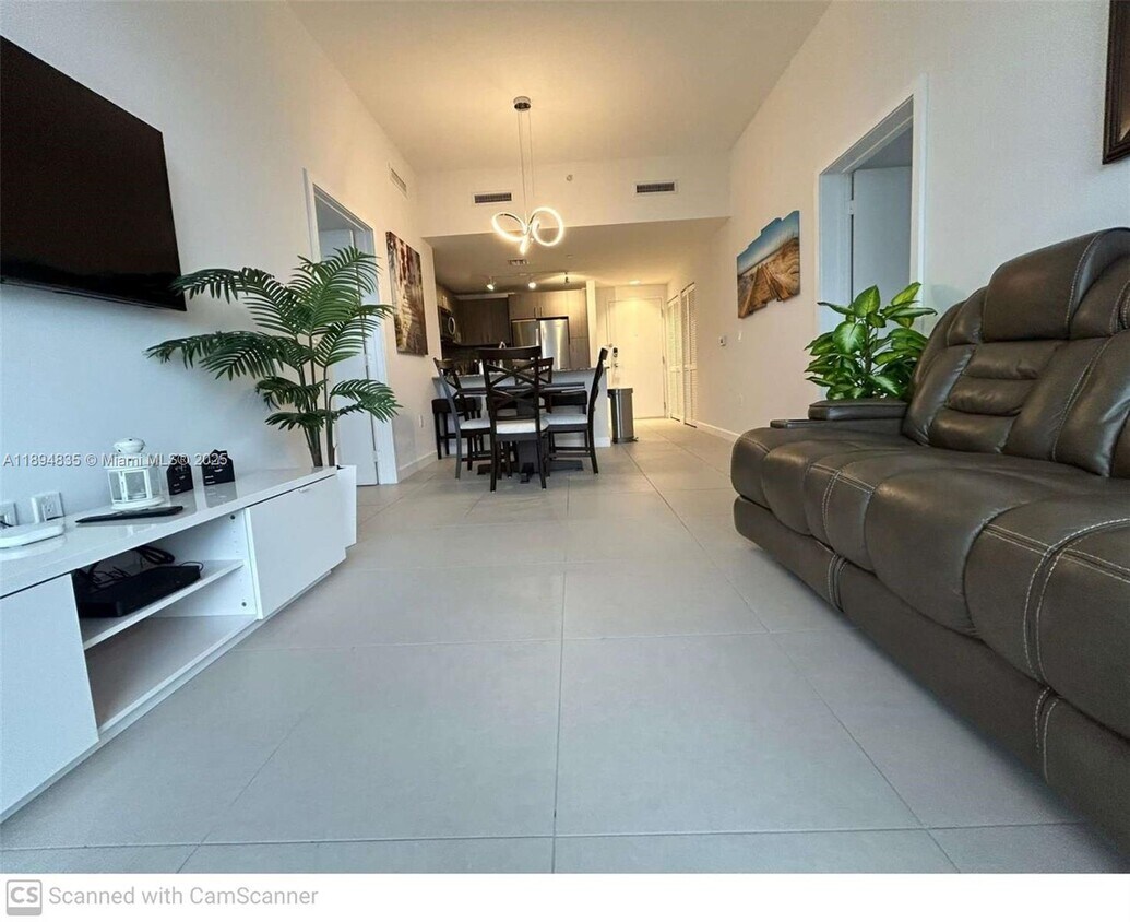 Foto principal - 5350 NW 84th Ave