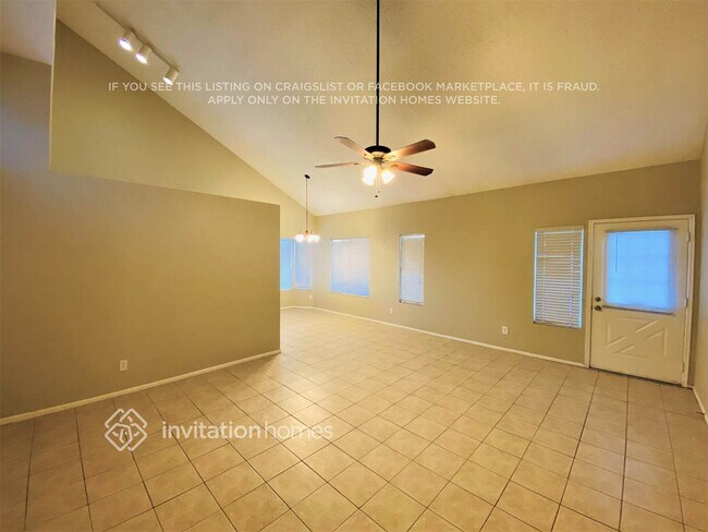 Building Photo - 822 E Gila Ln