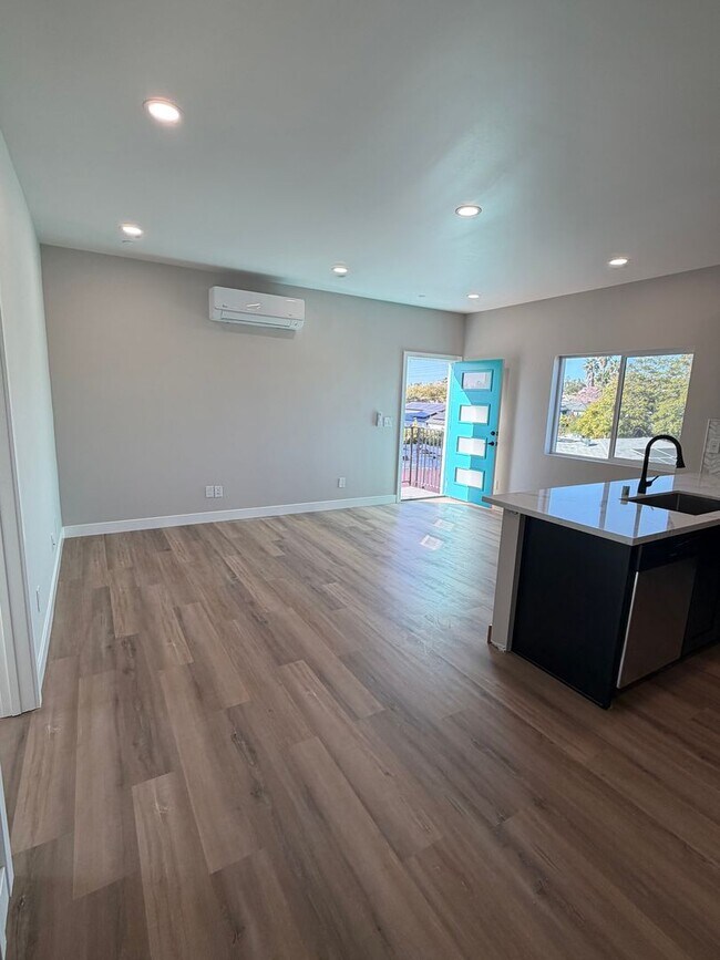 Foto del edificio - 3365 A St