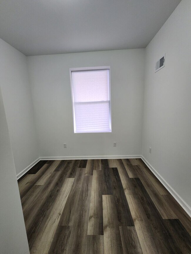 Foto del edificio - 5012 W Stiles St