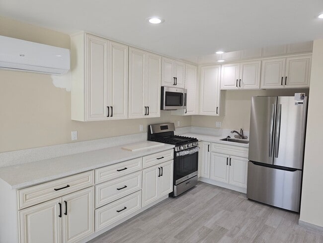 Building Photo - Brand New 2 Bedroom 1.5 Bath Home
