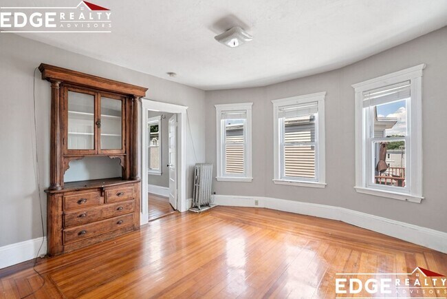 Foto del edificio - 73 Neponset Ave