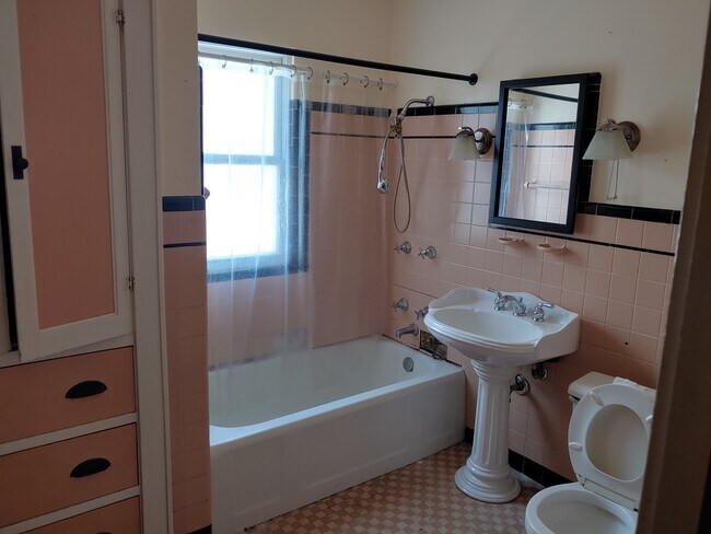 Bathroom - 713 E Brady St
