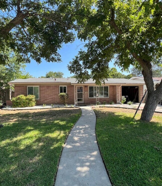 Building Photo - 3 br, 1 bath House - 110 McNeel Rd
