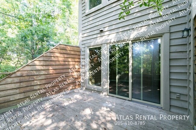 Building Photo - 2401 Mallard Dr