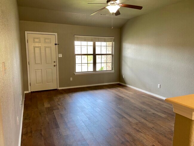 Building Photo - 2207 Regency Ln