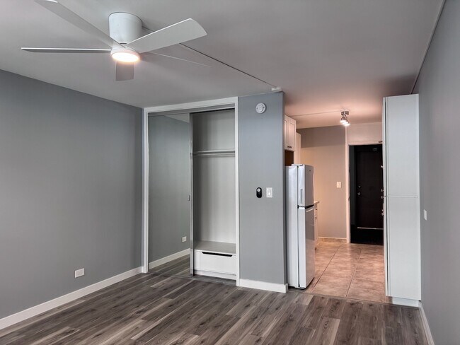 Foto del edificio - Studio W/Bath/No Parking-Recently renovate...