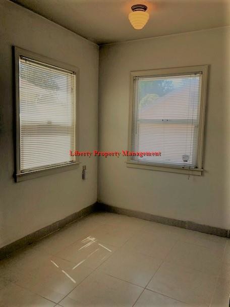 Foto del edificio - 4112 E Iowa Ave