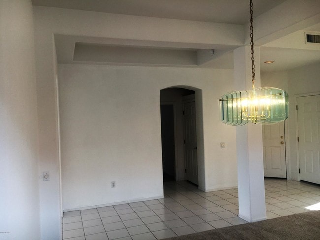 Building Photo - 13972 N Trade Winds Way