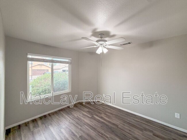 Foto del edificio - 2934 E Blackhawk Dr