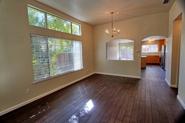 Foto del edificio - Available Now. Wonderful single story 3BR/...
