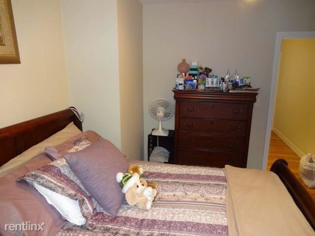 Foto del edificio - 1 br, 1 bath  - 655 E 7th St # 1