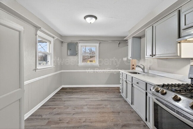 Building Photo - 1157 Redman Blvd