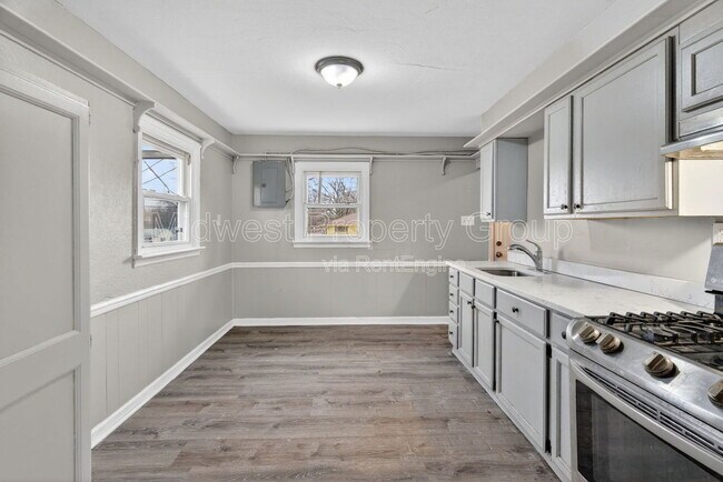 Foto del edificio - 1157 Redman Blvd