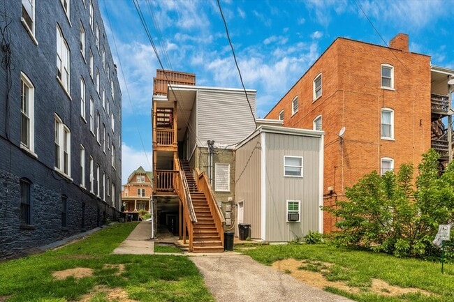 Building Photo - 306 N Potomac St