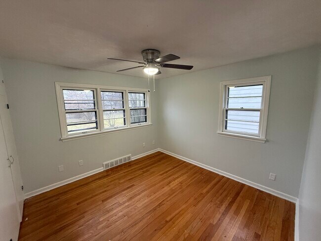 dormitorio 1 - 4185 Eastway Rd