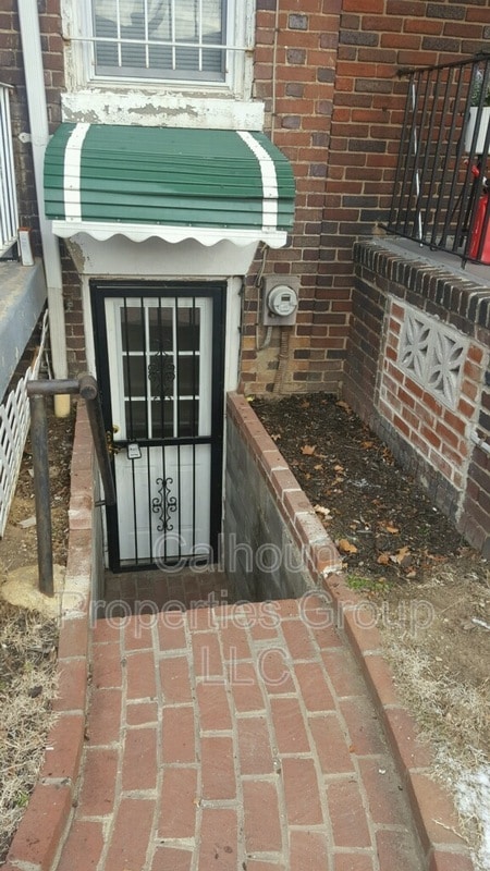 Photo - 725 Fairmont St NW Apartment