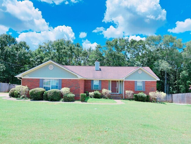 Building Photo - Regency Meadows  - Lawn Care & Pest Contro...