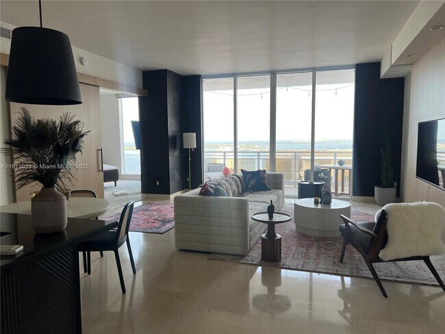 Foto del edificio - 901 Brickell Key Blvd