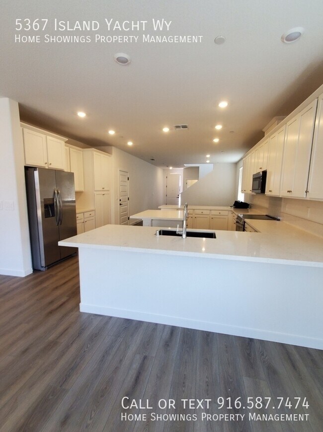 Foto del edificio - 5367 Island Yacht Wy