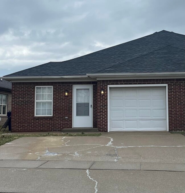 Building Photo - 601 Sherard Cir